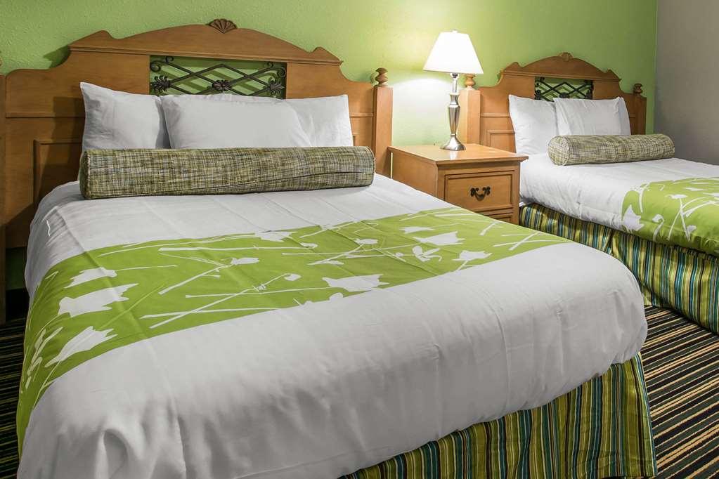 Rodeway Inn & Suites Winter Haven Chain Of Lakes Habitación foto