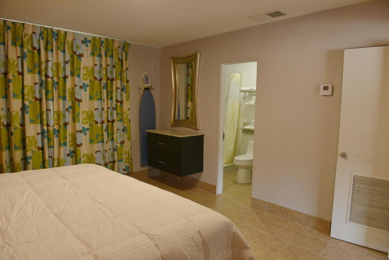 Rodeway Inn & Suites Winter Haven Chain Of Lakes Exterior foto